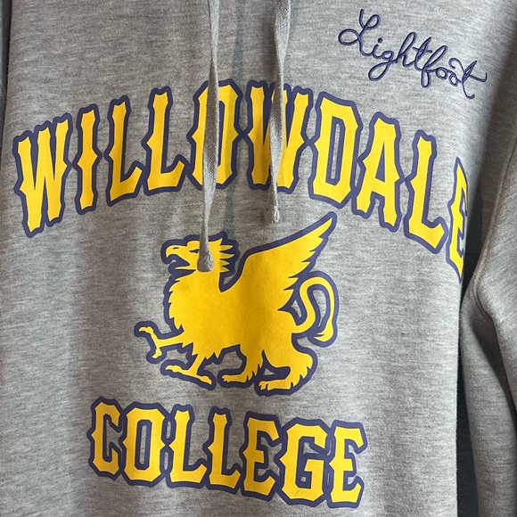 Disney PIXAR Onward Willowdale College Logo Tag - Picture 3 of 12